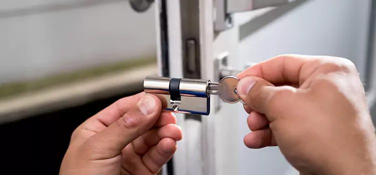 Emergency Locksmith for House Magna